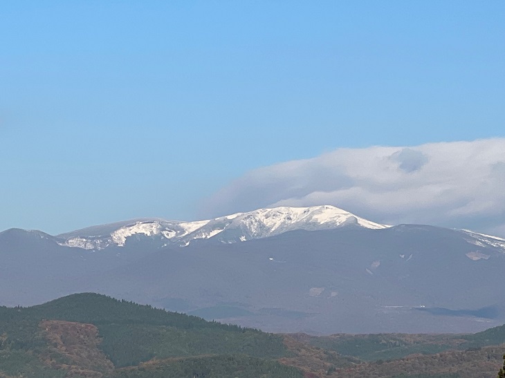 栗駒山の初冠雪の写真