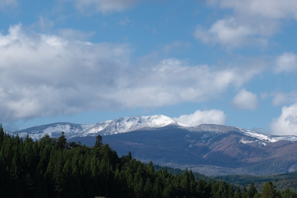 栗駒山の初雪の風景写真