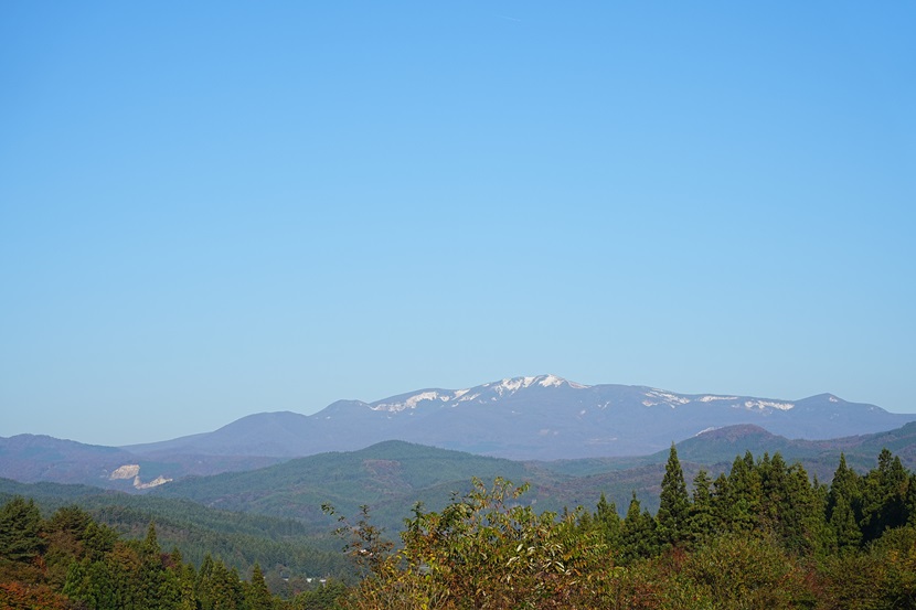 栗駒山の初雪の風景